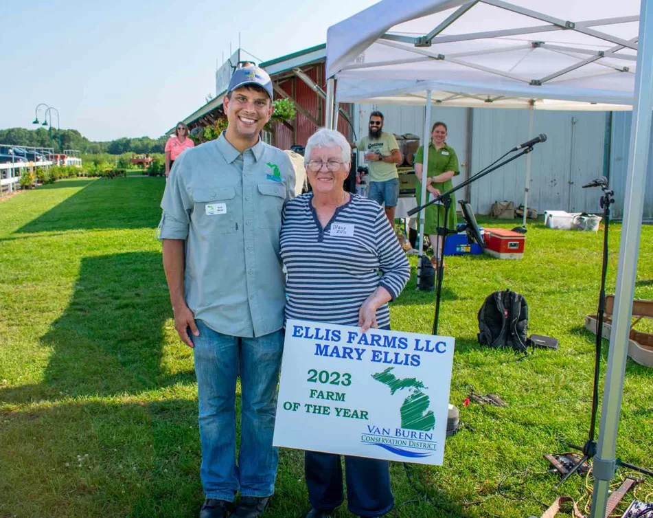 WEB-Kyle_Mead_Mary_Ellis_Farmer_of_the_Year_award_VBCD_Annual_Meeting_Brookside_Farms_Waverly_Township_07_31_2024-(131)-(1)