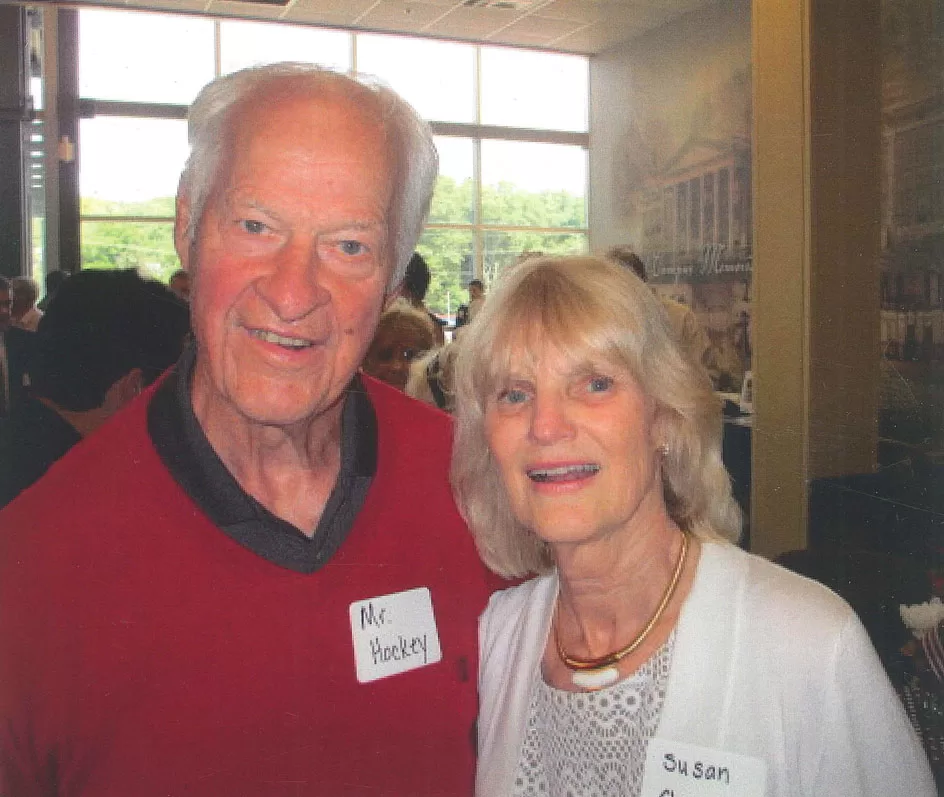 WEB-Gordie-Howe-and-Mooy,-Susan-Photo