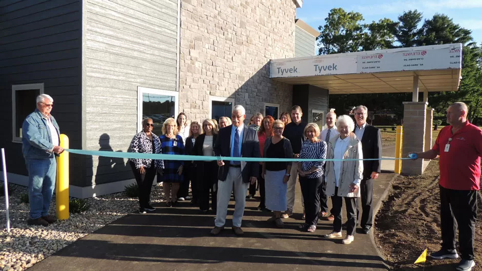 WEB-CFC-Dowagiac-Ribbon-Cutting-1