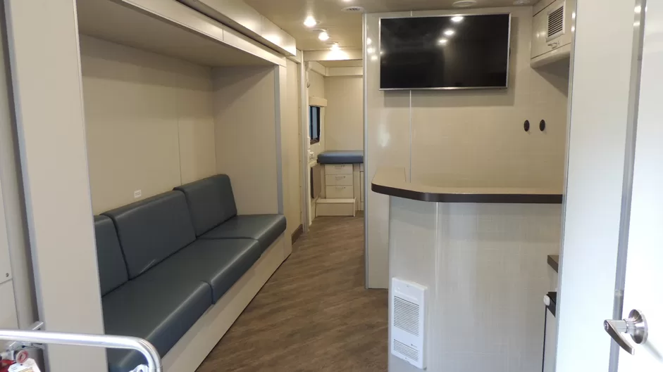 WEB-Mobile-Clinic-Interior-01